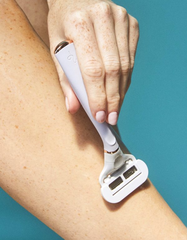 coconut-lime-shave-oil-on-body
